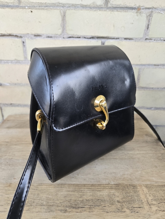 Vintage Handbags - Vintage Leather Bag